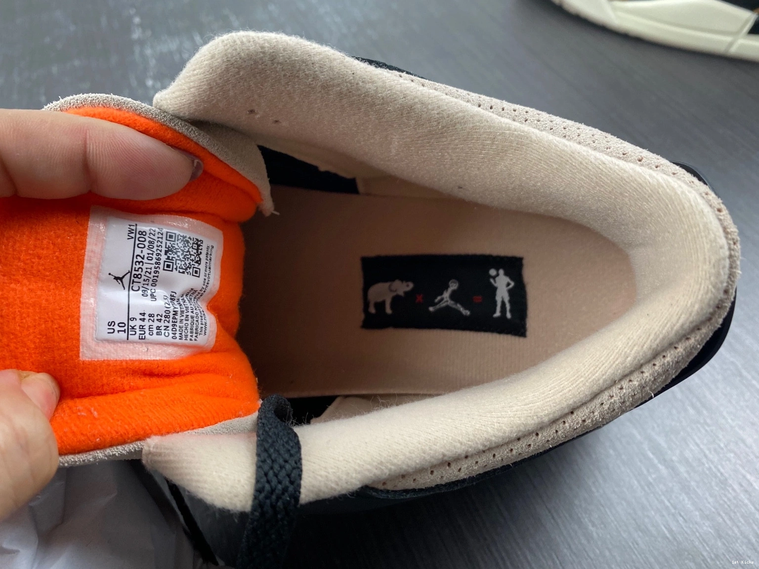 Jordan CT8532-008 Air Desert Cement 3 0315